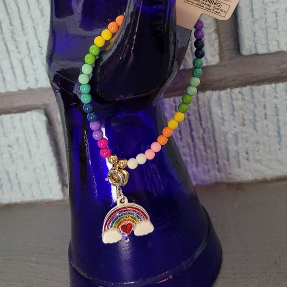 Charm it rainbow beaded bracelet with rainbow heart charm - Picture 1 of 2